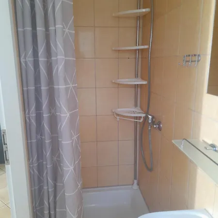 Goscinne Przy Kochanowskiego Homestay *