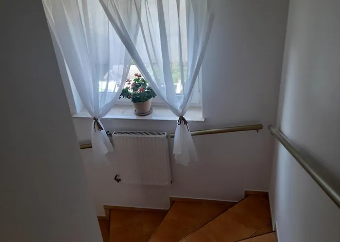 Goscinne Przy Kochanowskiego *